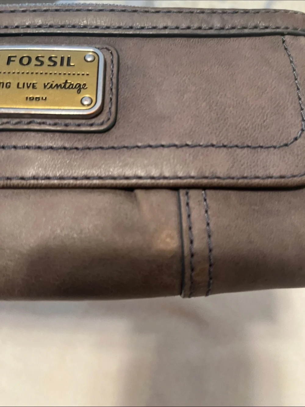 Fossil Distressed Gray/Taupe Leather Zip Wallet for Women